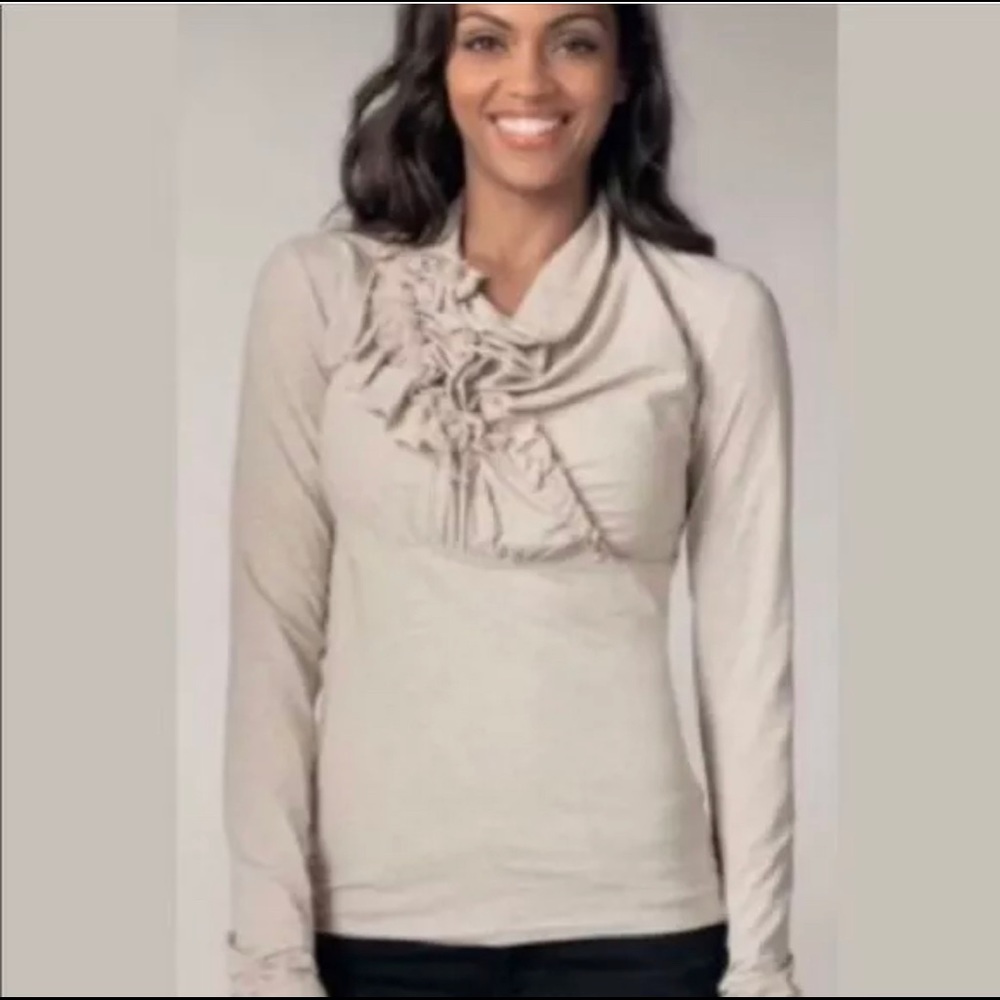 CAbi 238 Nonchalant Oatmeal Ruffle Top Sz L